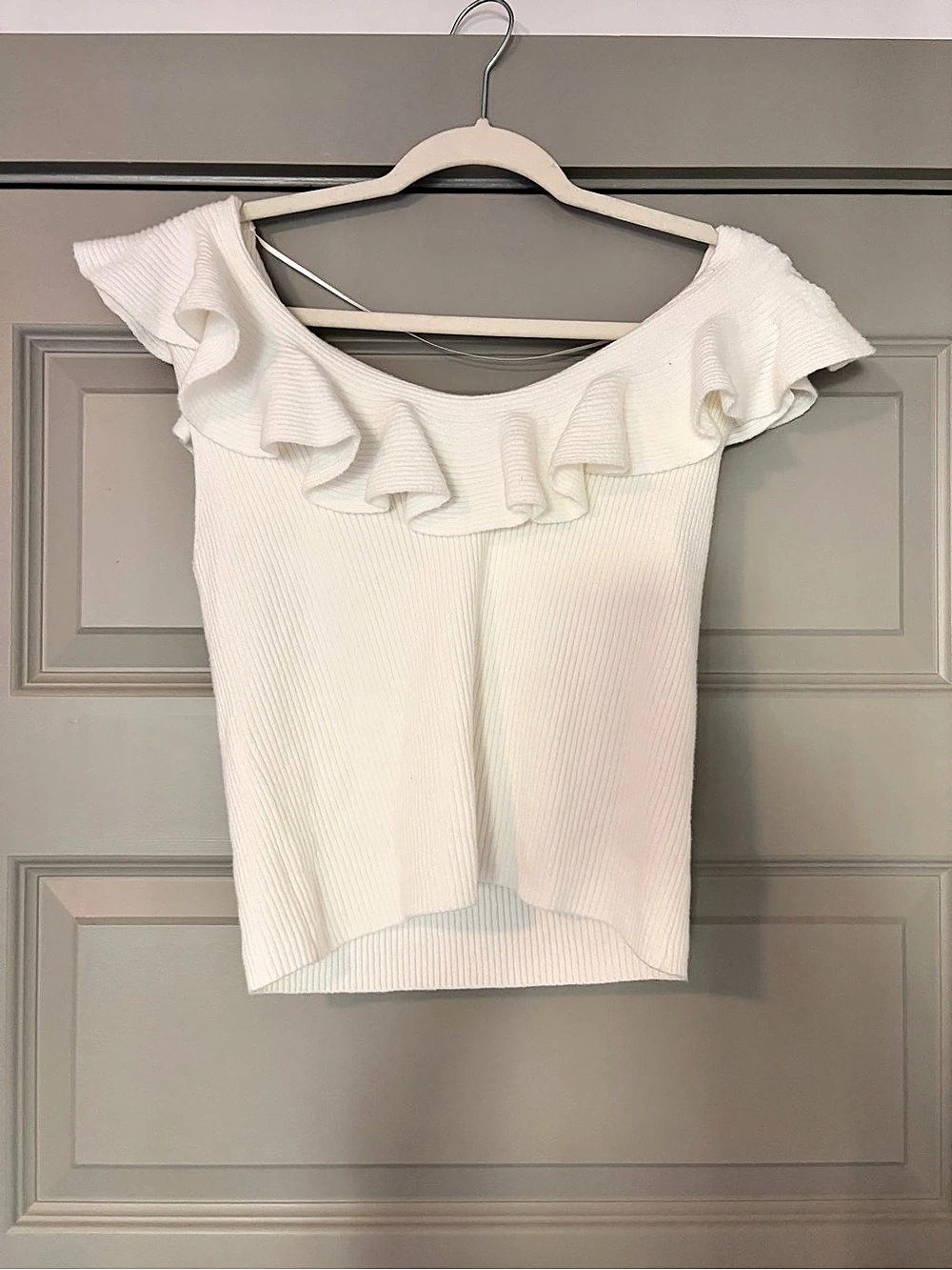 White Ruffled Crop Top Like New